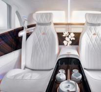梅赛德斯新款迈巴赫SUV的驾驶舱闻起来像花坛