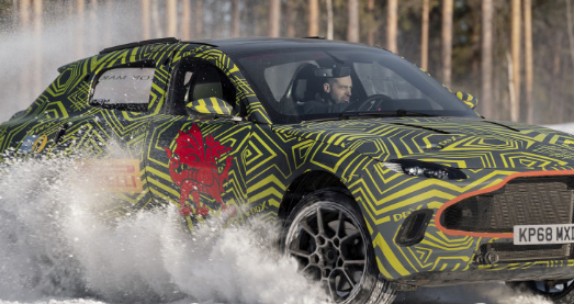 汽车资讯： 阿斯顿·马丁DBX SUV在寒冷天气下进行测试 