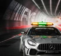  2019梅赛德斯-奔驰AMG GT 4门轿跑车获得第1版治疗