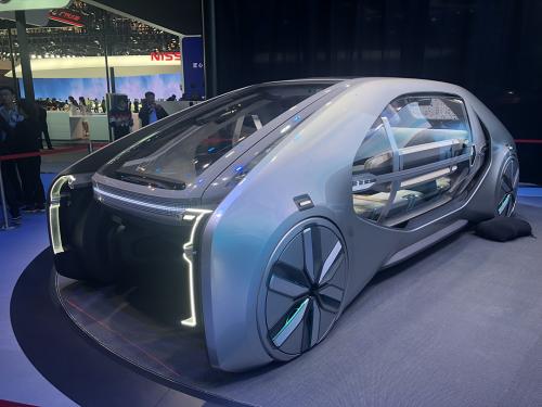  雷诺通过EZ-GO概念构想无人驾驶汽车共享的未来