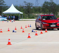 评测新BMW 7系怎么样及逸动1.4T蓝鲸版多少钱