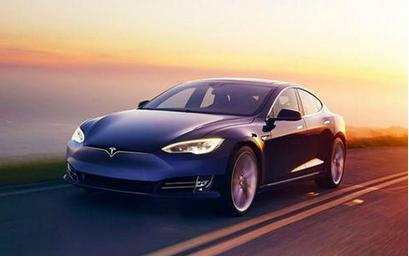 特斯拉Model S P100D想以各种方式击败1000马力的超级跑车