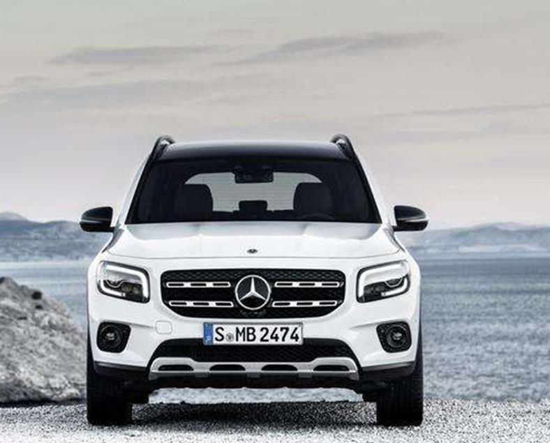 ​梅赛德斯-奔驰于6月首次公开了其7座SUV