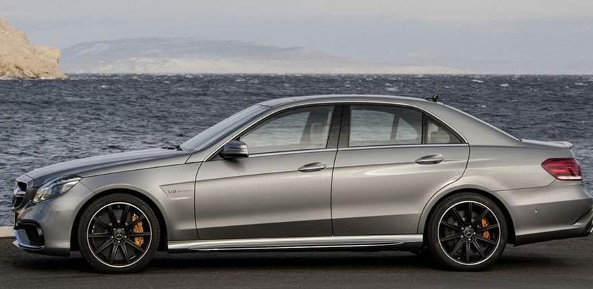 ​2021 Mercedes-AMG E63彰显更宽的尾灯