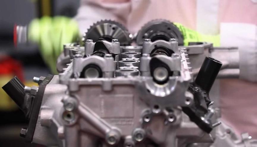 ura歌展示了NSX的Twin-Turbo V6背后的科学原理