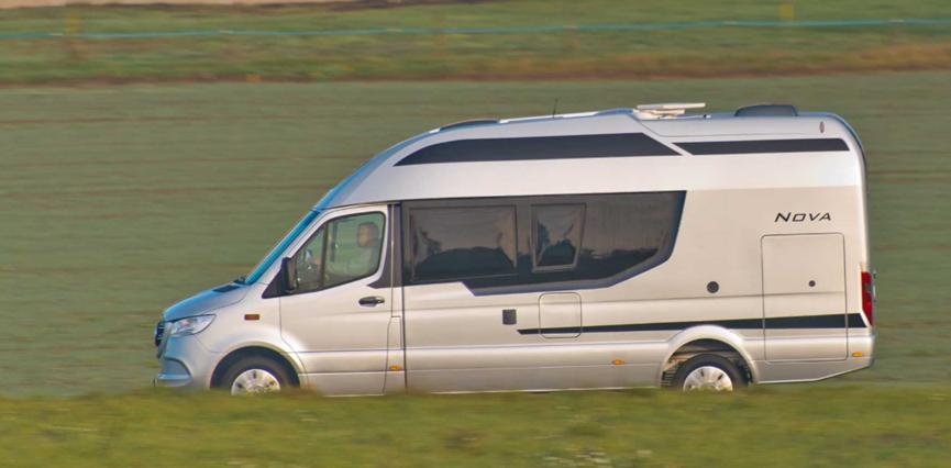 基于大型Sprinter的RV为Van Life提供了更多的肘部空间
