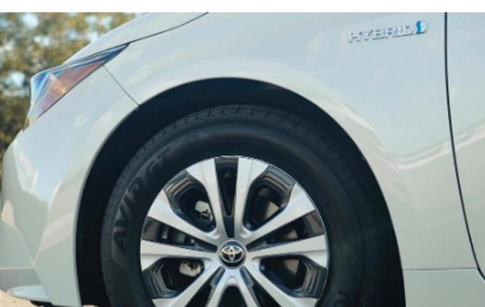 ​丰田宣布将在下一代车型中为其流行的花冠轿车引入混合动力