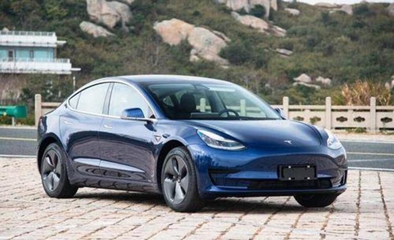 特斯拉Model 3的另一张据称图片今天在互联网上突然出现