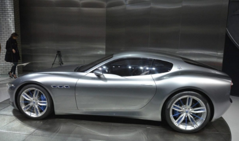 2020年的Alfieri很可能是最后一款全电动的插电式混合动力车