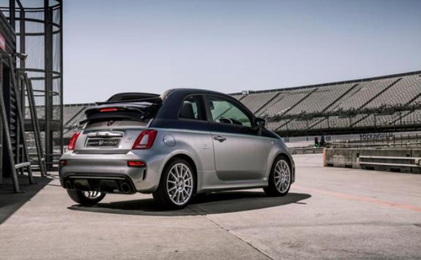 防火的新款Abarth  695C  Rivale是铁杆掀背车