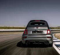 防火的新款Abarth 695C Rivale是铁杆掀背车