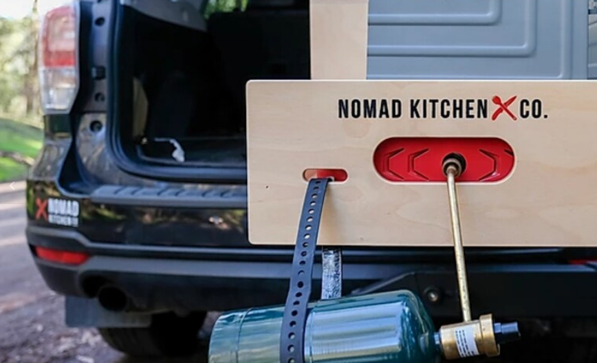 Nomad Kitchen Company展示了一种有趣的露营解决方案