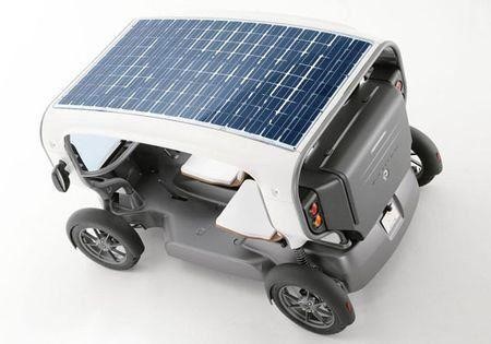 世界上第一辆太阳能电动车亮相