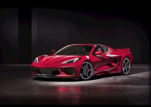 ​Corvette C8采用通风的发动机罩来改善冷却