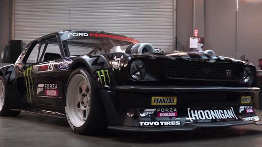 这个定制的福特野马Hoonicorn从各个角度都是怪物