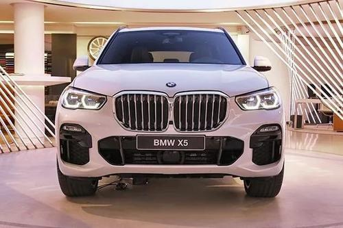 BMW X5防护窗可能会射出7.62毫米口径的火而且金属球也太大