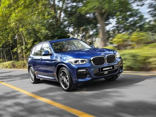 插电式混合动力2020 BMW X3 xDrive30e融合了效率与性能