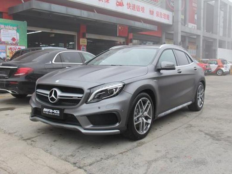 梅赛德斯AMG  GLA  45看起来很可爱又生气