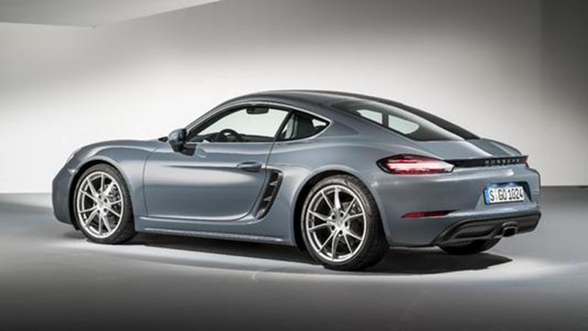 英国赛车绿色保时捷保时捷718 Cayman GT4表现出惊人的规格