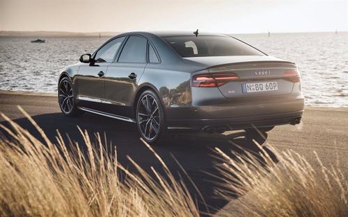 奥迪S8首次亮相571 HP 4.0升V8美国仅获得长模型