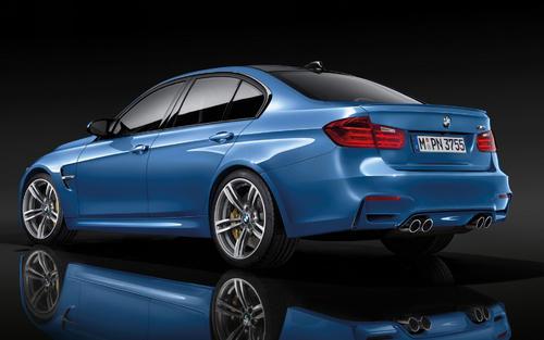 全新BMW M3斑点研磨纽伯格林车展现出侵略性的前端