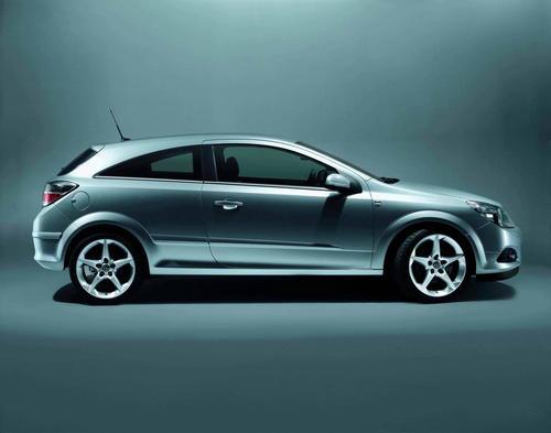 欧宝Astra将拥有Peugeot平台和最高220 HP