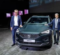 SEAT Tarraco在新照片集中显示颜色和7座内部