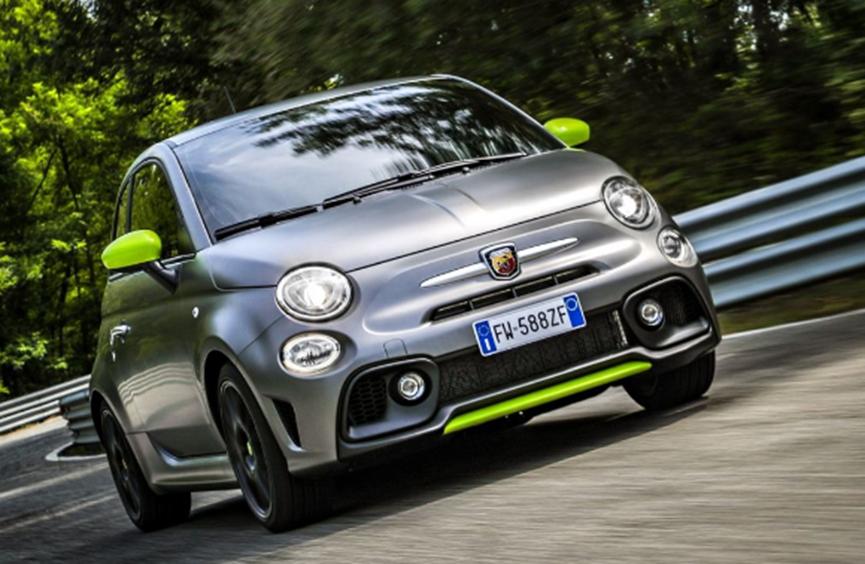 Abarth 595 Esseesse可能是一个引人注目的选择