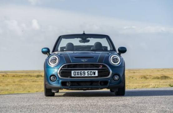 2021Mini Cooper S人行道版起价低于40000美元是有原因的