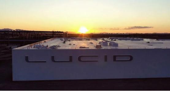Lucid发布了其电动汽车工厂的新照片  