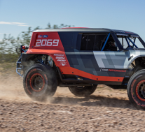福特Bronco R竞赛原型嘲笑2020年揭示了期待已久的卡车