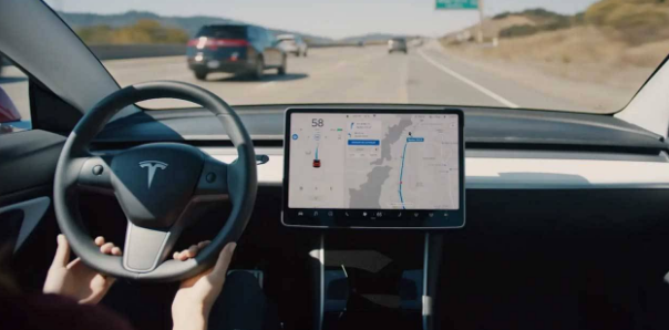 特斯拉更新可增加车辆功率与增加导航功能等
