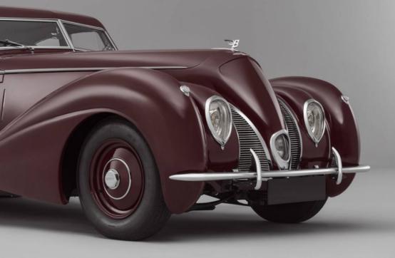 Mulliner重新创建了1939年的Bentley Corniche