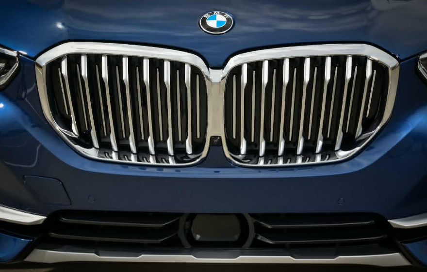 您可以将BMW X5誉为有史以来的首款SAV