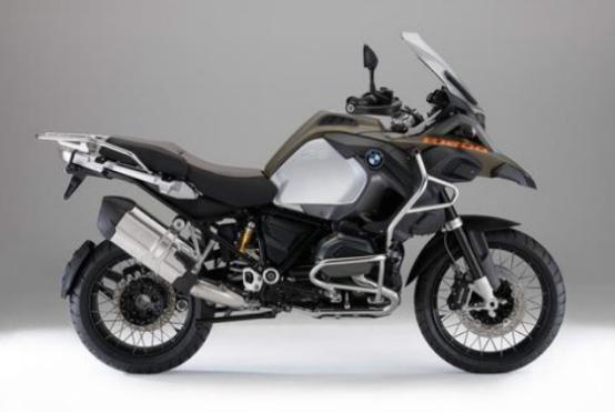 宝马的自主R  1200 GS摩托车是安全设备试验台  