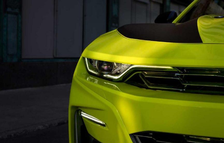 雪佛兰在SEMA上以休克黄色展示了刷新的2019 Camaro