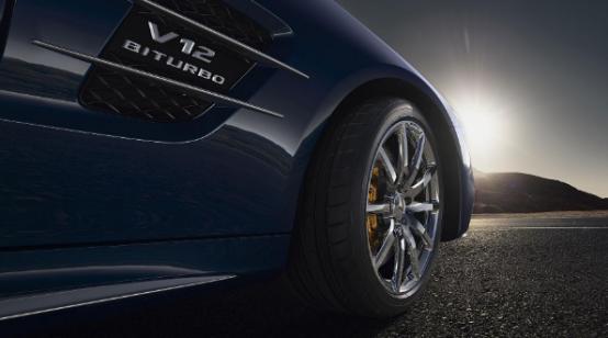 梅赛德斯AMG V12处于借用时间