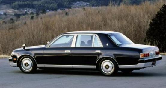 这款1991年的Toyota Century在豪华车人群中脱颖而出
