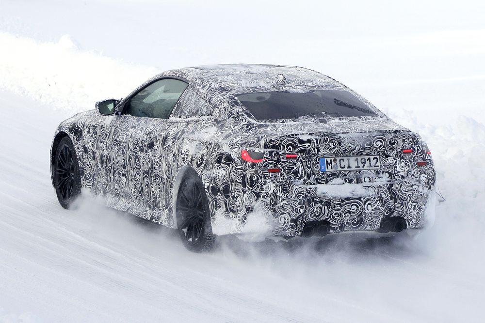 新款473bhp 宝马M4发现隐藏其Gargantuan格栅