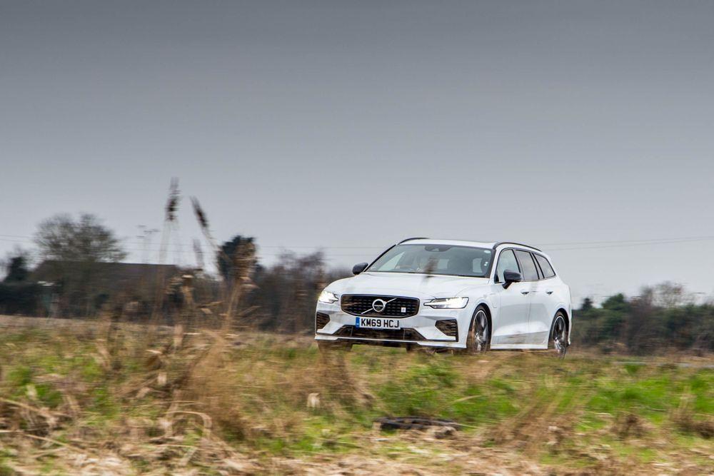 沃尔沃V60 T8由Polestar设计：快速，沉重，英俊