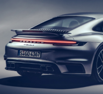 近距离观看2021保时捷911 Turbo S主动式航空发动机