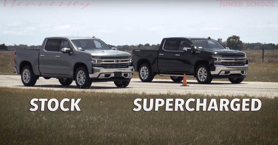 拖动动作！Hennessey Goliath 700与股票Chevy Silverado