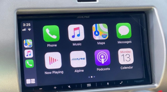 搭载Apple CarPlay的2010雪佛兰Camaro看起来像是一项现代技术