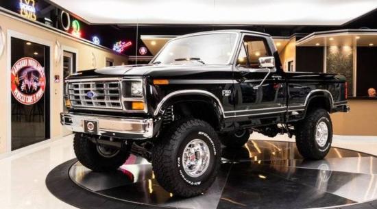 超低里程1986年福特F150 XLT 4X4举升，准备行动