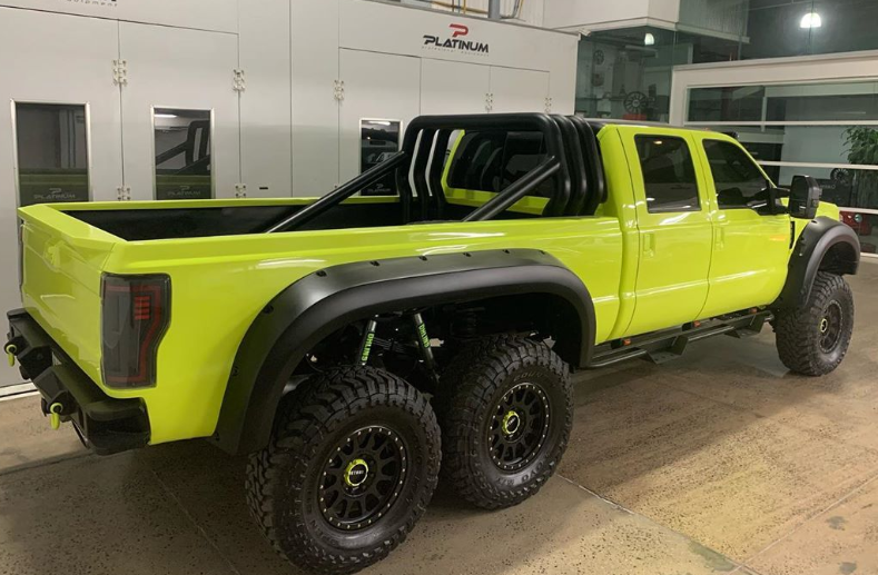 福特F系列超级“ T-Rex 6x6”是越野机器