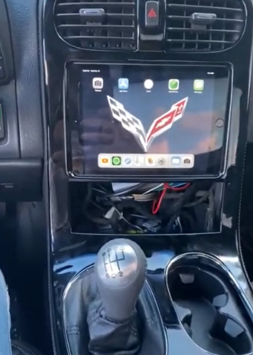 Corvette Z06中心控制台使用iPad 升级了