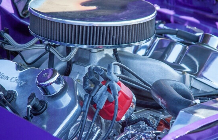 道奇Charger  R  / T比Bentley  Bentayga贵