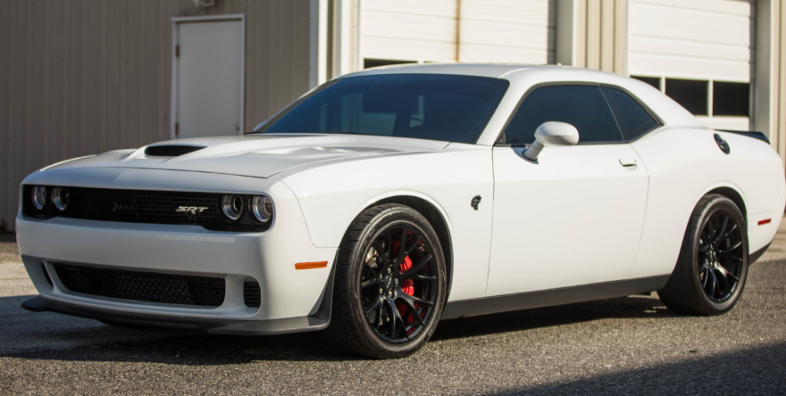 几乎全新的2016道奇挑战者SRT Hellcat