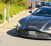 2021年阿斯顿·马丁（Aston Martin）DBS Zagato刺身，从CGI变形到裸碳纤维