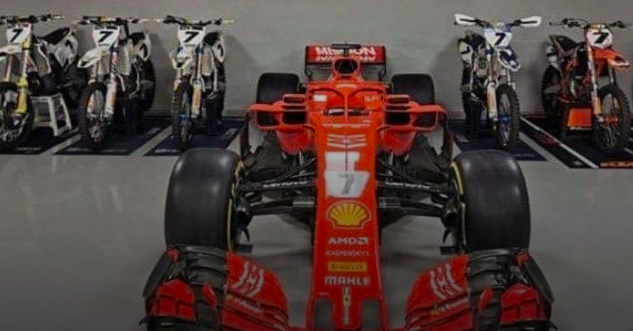 法拉利礼物基米·莱科宁赢得比赛的F1赛车